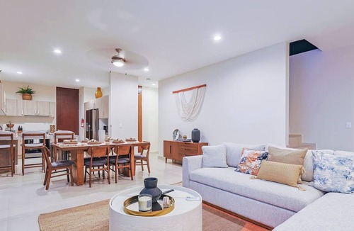 Playa del Carmen House | Palmara Gated Community, Pool, Paddle Court & Gym