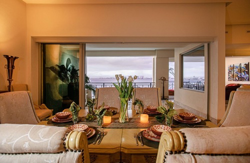 Emiliano Zapata Condo | Panoramic Oceanview, Luxury Condo 3 bd, 3bath on the beach.
