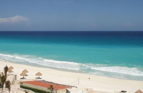 Zona Hotelera Condo | Penthouse on the Sea, Roof Top Terrace, View of Sea and Lagoon