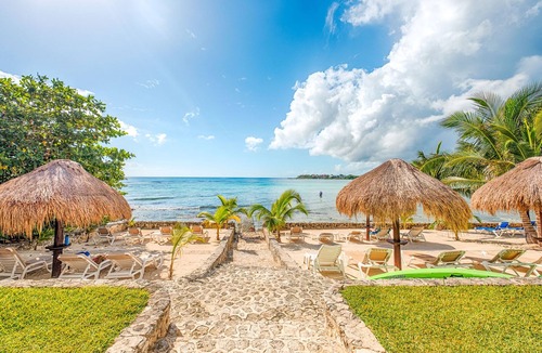 Akumal Condo | Perfect for a couple to enjoy the breathtaking views of the Caribbean!