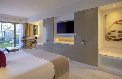 Costa Mujeres Resort | Planet Hollywood Cancun Adult Scene by Royalton, An Autograph Collection® All-Inclusive Resort - Adults Only