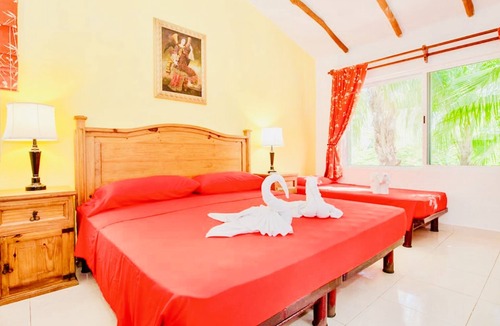 Playacar Bed & Breakfast | Playacar - Executive Budget Room With Swimming Pool Air Conditioning and Parking
