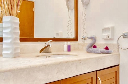 Playacar Bed & Breakfast | Playacar - Executive Budget Room With Swimming Pool Air Conditioning and Parking