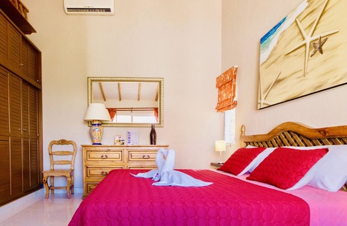 Playacar Bed & Breakfast | Playacar -Executive Comfort Room With Swimming Pool Air Conditioning and Parking