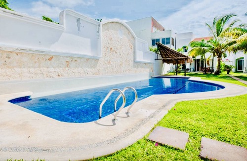 Playacar Bed & Breakfast | Playacar - Superior Comfort Room With Swimming Pool Air Conditioning and Parking
