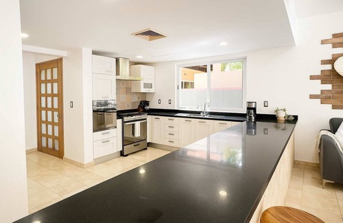 Puerto Aventuras Villa | Pool + Jacuzzi Villa Walk to Beach Sleeps 16