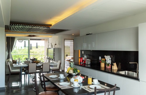 Akumal Apartment | Premier Jungle Apartment BBQ Jacuzzi Pool 401