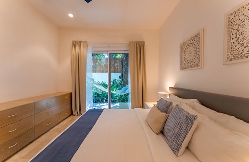 Centro Apartment | Prime Location Garden Oasis Rooftop Pool close5th