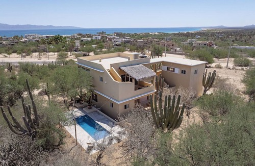 La Ventana House | Private 3 bedroom House with Pool, Ocean & Cardón Forest Views Near South Beach