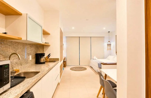 Luis Donaldo Colosio Apartment | Private Bathtub Studio Beach Area · Blanko Living