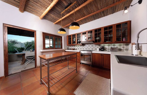 Laguna Hills House | Private Romantic Cottage with Beach Club Access & Concierge Service