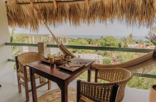 Brisas de Zicatela Apartment | Private Studio Palapa Mango- Pool- Ocean View - La Punta
