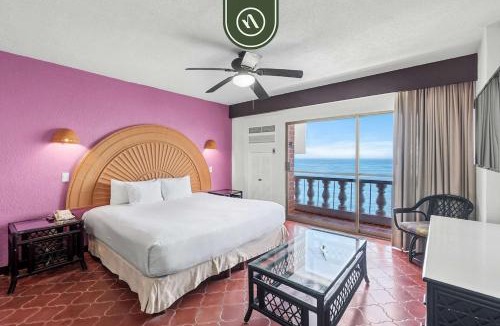 South Shore Hotel Area Apartment | Puerto Vallarta 1BR Beachfront w/Pool & WiFi