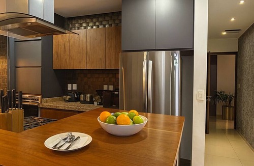 Downtown Cancun Apartment | Radiant apartment centrally located 8 min from beaches