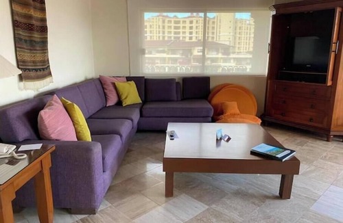 Marina Vallarta Hotel | Regal 3bd PH with private pool in Beach Resort Spa