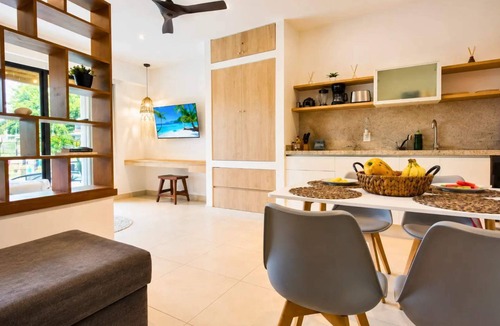 Luis Donaldo Colosio Apartment | Relaxed Studio with Hammock · Blanko Living