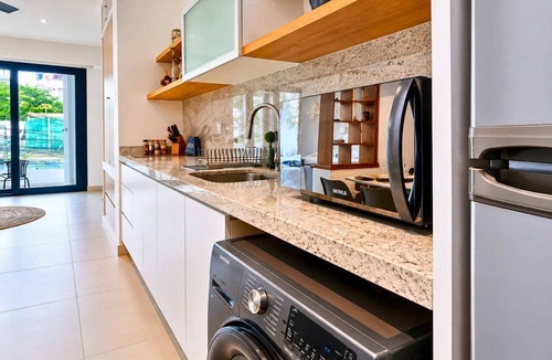 Luis Donaldo Colosio Apartment | Relaxed Studio with Hammock · Blanko Living