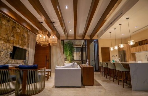 San Benito Villa | Residencia Las Olas lujo en todo su esplendor.
