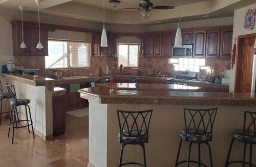 Puerto Penasco House | Right On The Beach! 4bdrm home. Huge Kitchen. Pet Friendly. Right on the beach!