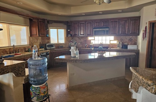 Puerto Penasco House | Right On The Beach! 4bdrm home. Huge Kitchen. Pet Friendly. Right on the beach!