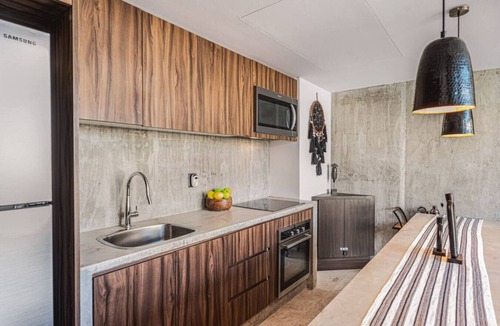 Tulum Condo | Romantic 3-Level PH w Jacuzzi | Gym | Beach Club Access
