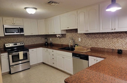 Colonia Andres Condo | Romantic 7th-Floor Oceanfront Escape: 2BR/2BA, Dive Pier & Views!