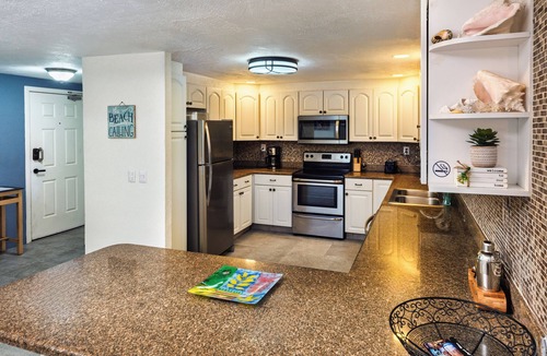 Colonia Andres Condo | Romantic 7th-Floor Oceanfront Escape: 2BR/2BA, Dive Pier & Views!