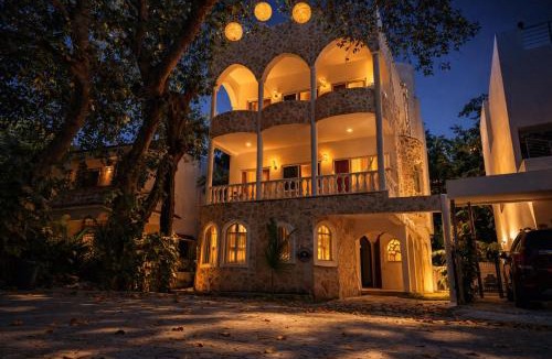 Playacar Fase I Villa | Romantic Luxury Villa with Rooftop Jacuzzi - 50m from Beach