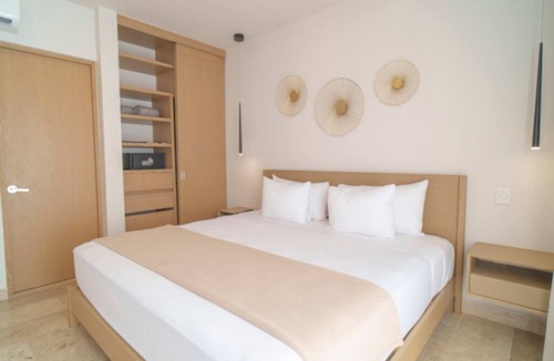 Downtown Hotel | Rooftop Sea Views & Infinity Pool |4 Units w/Kitchen, Close to Playa Main Beach