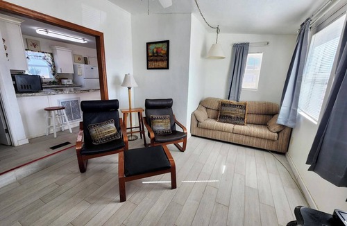 Las Conchas House | Sandpiper: Relaxing Beach House, Pet-Friendly, 1 min walk to the beach!