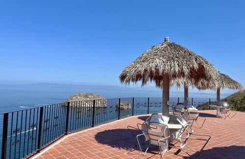 South Shore Hotel Area Condo | Seacliff House, beautiful view of the arches 5 minutes from the beach