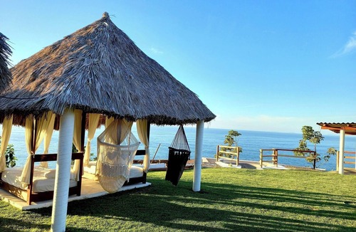 Mayto Bed & Breakfast | Seacliff Paradise
