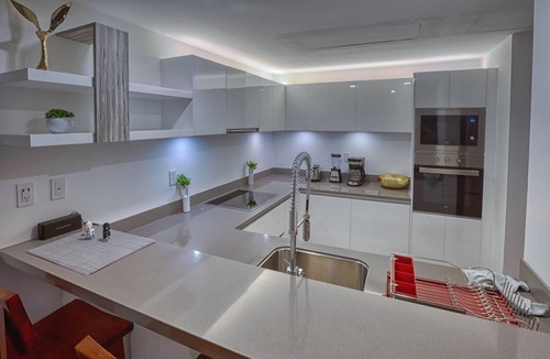 Luis Donaldo Colosio Apartment | Spacious 3-Bedroom Retreat with Modern Elegance and Resort-Style Amenities