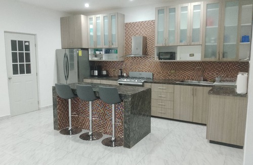 Alfredo V. Bonfil House | Spacious 6-bedroom house in Cancún with 2 Pools for relaxing stays