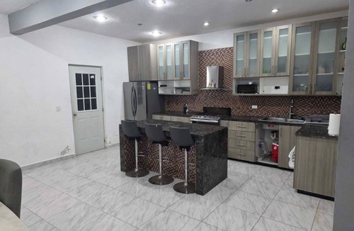 Alfredo V. Bonfil House | Spacious 6-bedroom house in Cancún with 2 Pools for relaxing stays