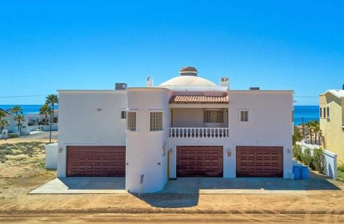 Las Conchas Villa | Spacious and Secluded Home Villa Hermosa II
