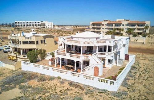 Las Conchas Villa | Spacious and Secluded Home Villa Hermosa II