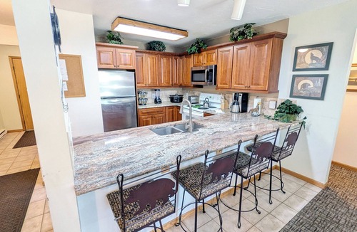Avon Condo | Spacious Condo w/FREE WiFi, Parking, Heated Pool, Hot Tubs, Skier Shuttle,