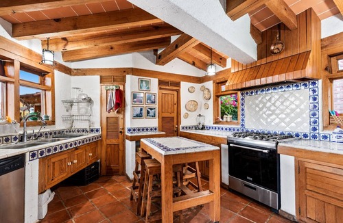 Agua Fria House | Spacious House with Spectacular View of the Lake of Valle de Bravo