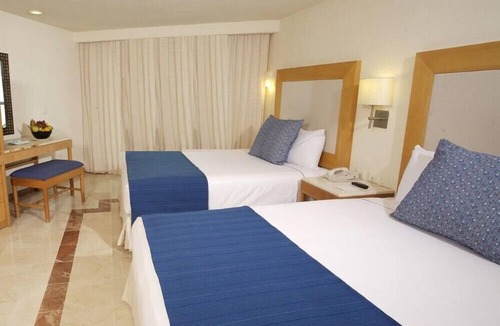 Cozumel Hotel | Spacious Studio at Caribbean with Beach & Pools
