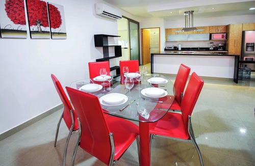 Luis Donaldo Colosio Condo | Steps to Beach & 5th Ave | 2BR | Rooftop Infinity Pool
