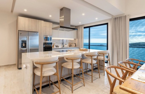 Santa Maria Huatulco Condo | Stunning Oceanview Penthouse at Paradise Cove