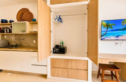 Luis Donaldo Colosio Apartment | Stylish Balcony Studio Beach Area · Blanko Living