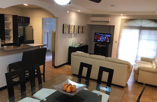 San Pedro Garza Garcia Apartment | Suite H, 2BR/2BA apartment in San Pedro Garza García, Centrito Valle