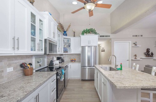 Bella Vista Condo | Super Beachfront Condo Ground Level on Sandy Beach