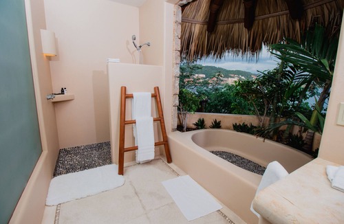 Almacen Villa | The Crown Jewel Of Zihuatanejo! Stunning Views and Unparalleled Tranquility.