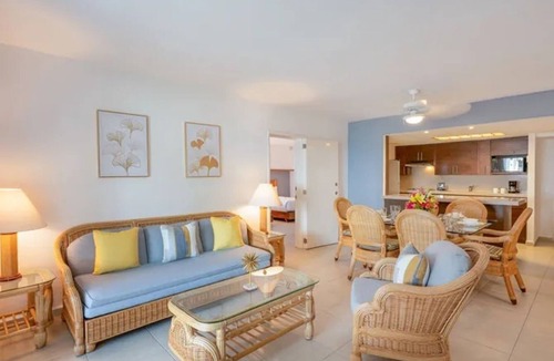 Punta Cancun Hotel | Three Bedroom Villa | Kin Ha Villas | Group Vacation, Dining Area, Pool