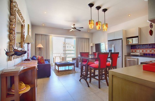Emiliano Zapata Condo | Top-Floor Penthouse · Walk to Beach · King Bed