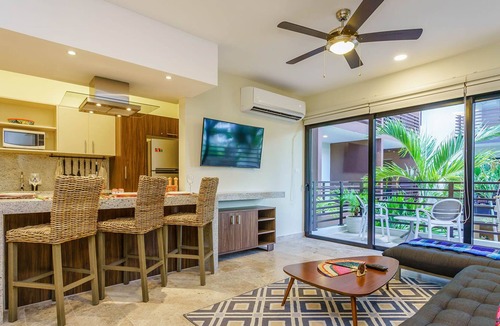 Centro Condo | Tropical Roof Pool & Condo Near 5th Ave & Beach!