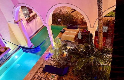 Centro House | TRUE COLONIAL MASTERPIECE with HUGE rooftop patio. Walk to restaurants.